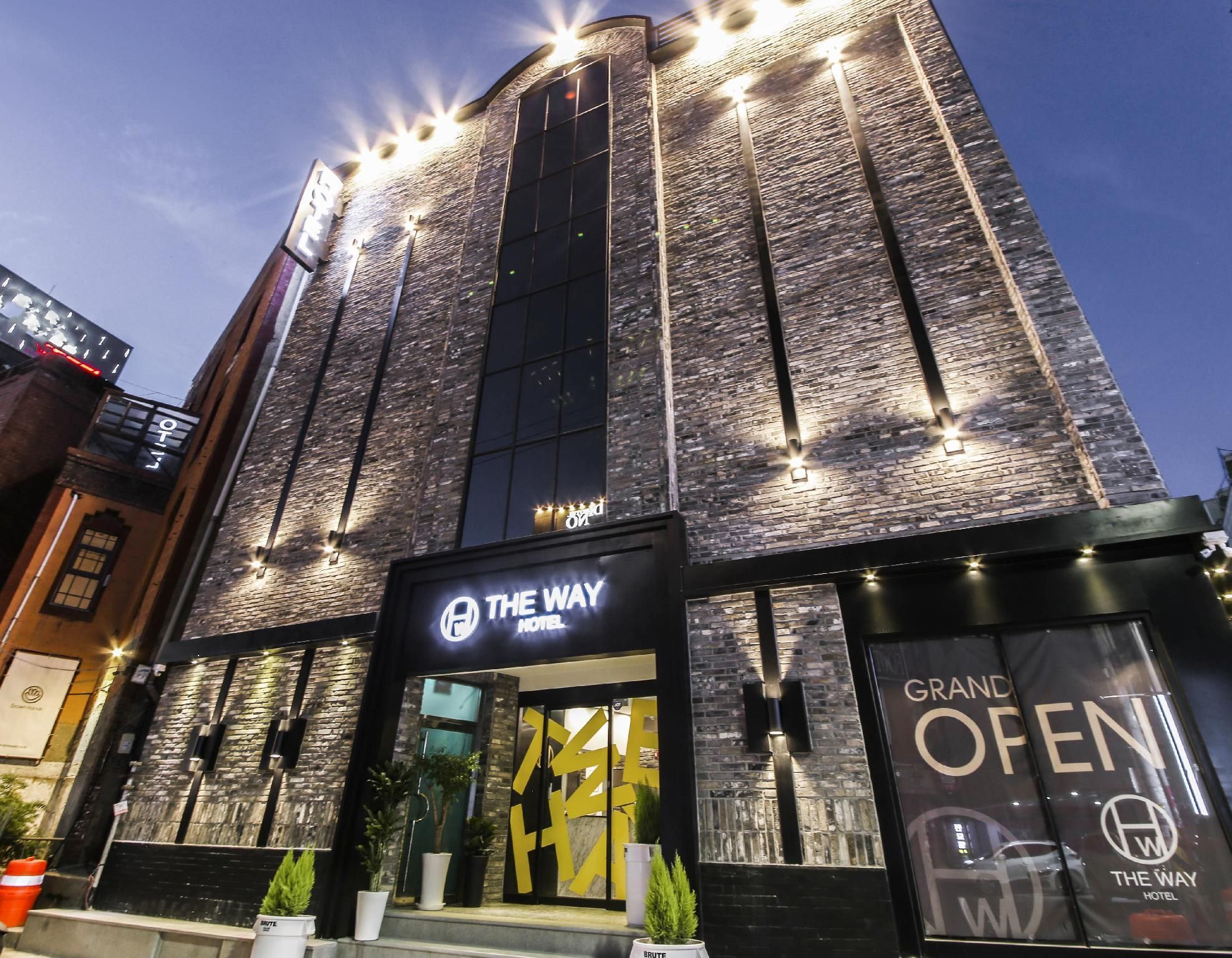 undefined The Way Hotel 8