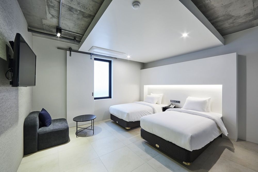 undefined Hotel Intro 4