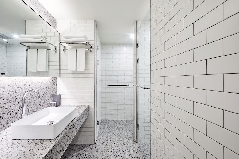 Hotel Intro Standard Double Room 6