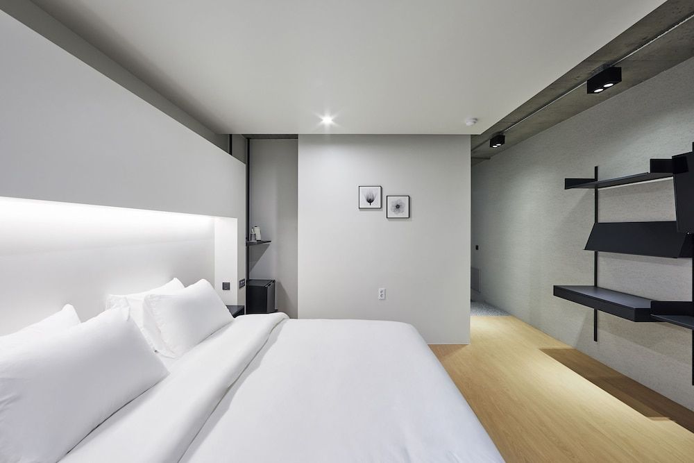 Hotel Intro Standard Double Room