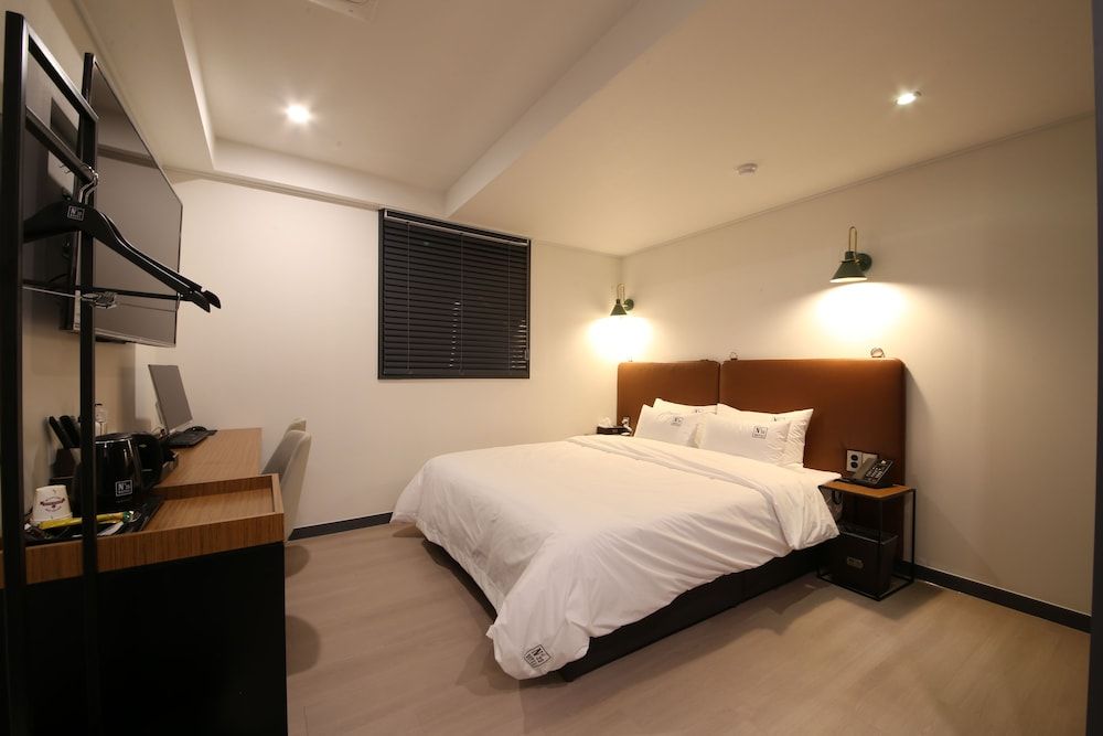 Hotel No25 Seomyeon Ilbeonga A Standard Double Room 4