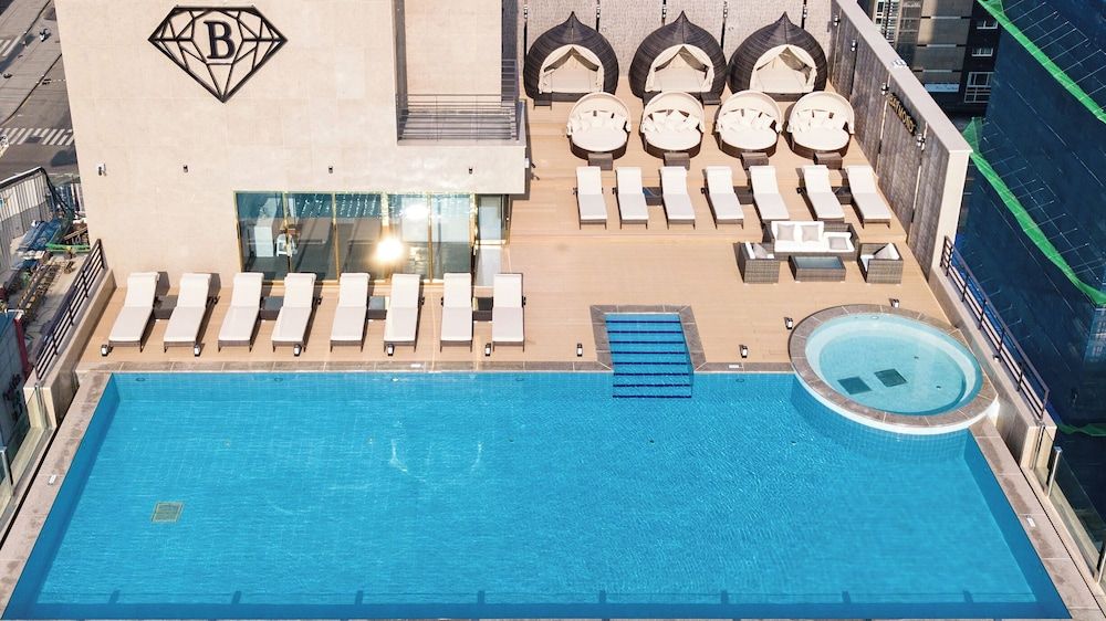 undefined Baymond Hotel