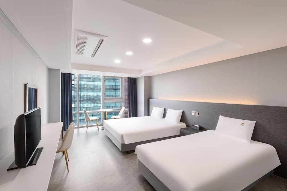 Suncloud Hotel Family Twin Half Ocean View 2