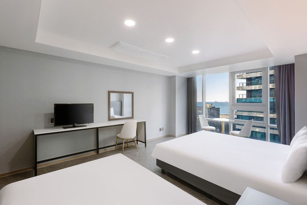 Suncloud Hotel Family Twin Half Ocean View