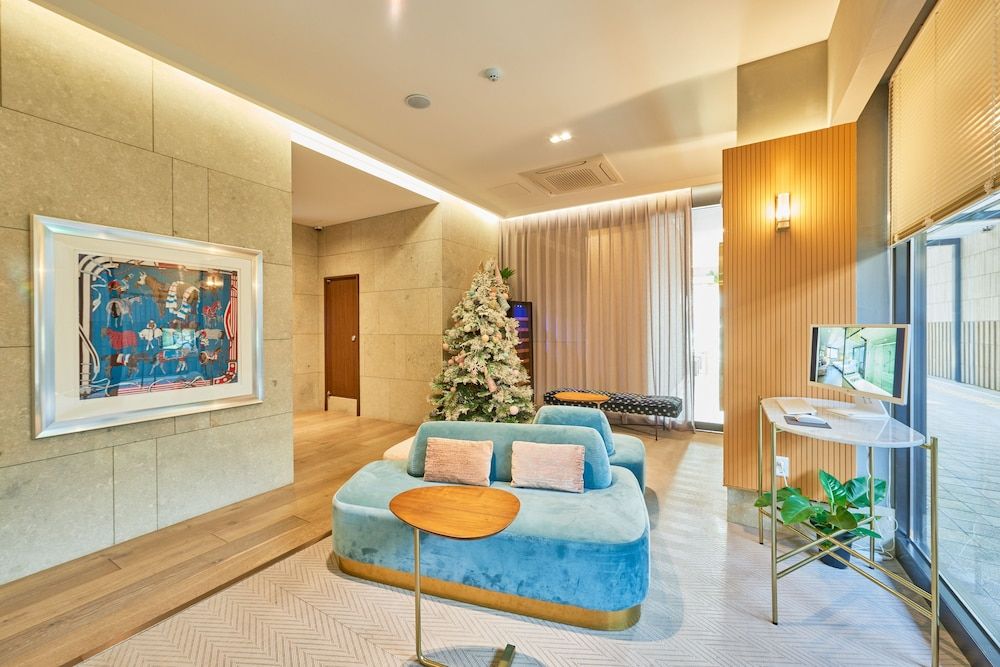 undefined Brown Dot Hotel Songjeong 7