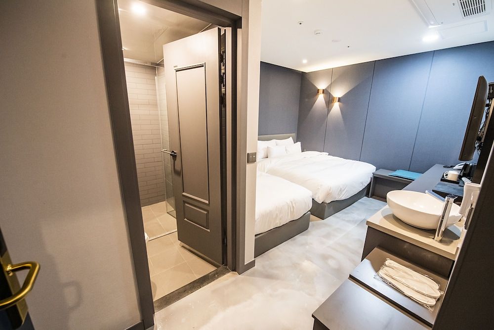 Hotel Society Business Triple Room