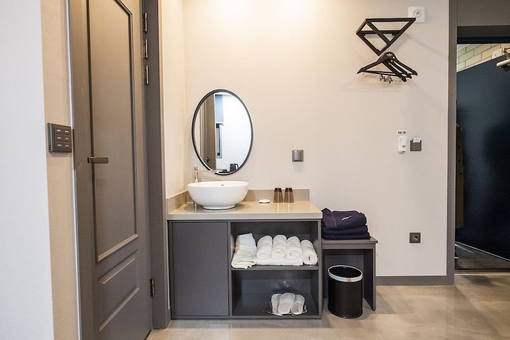 Hotel Society Business Quadruple Room 11