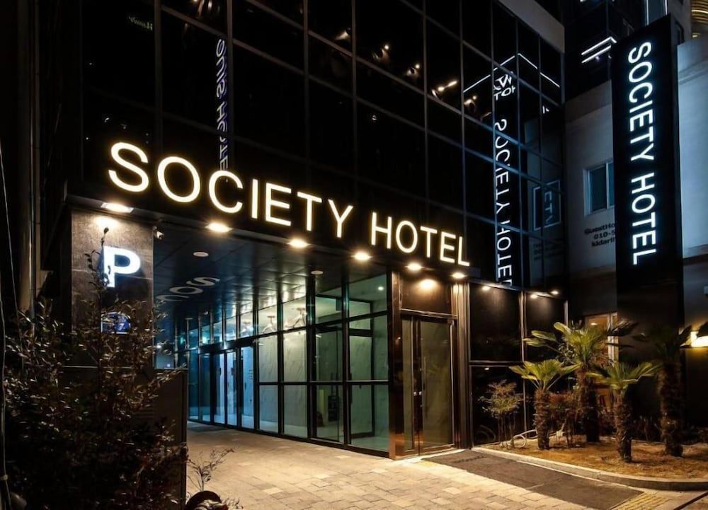 undefined Hotel Society 2