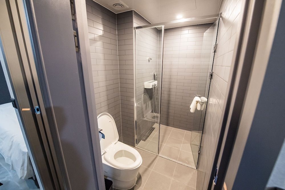 Hotel Society Business Quadruple Room 8