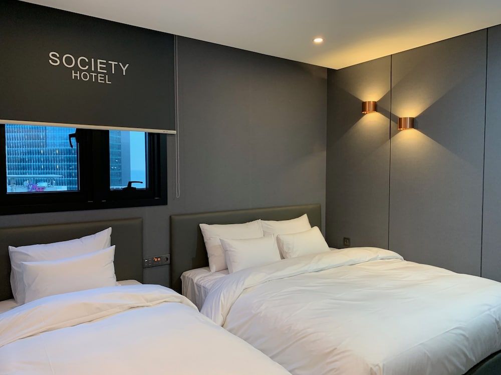 Hotel Society Business Triple Room 2
