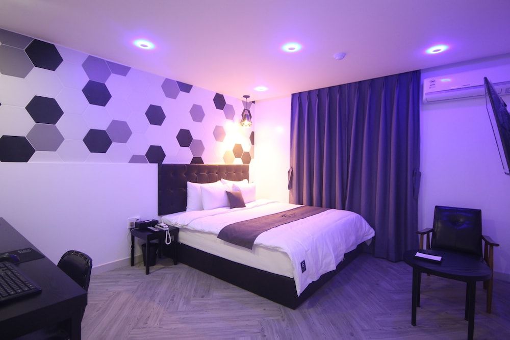 Gray Hotel Standard Double Room 2