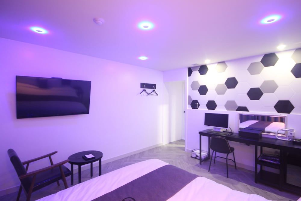 Gray Hotel Standard Double Room 6