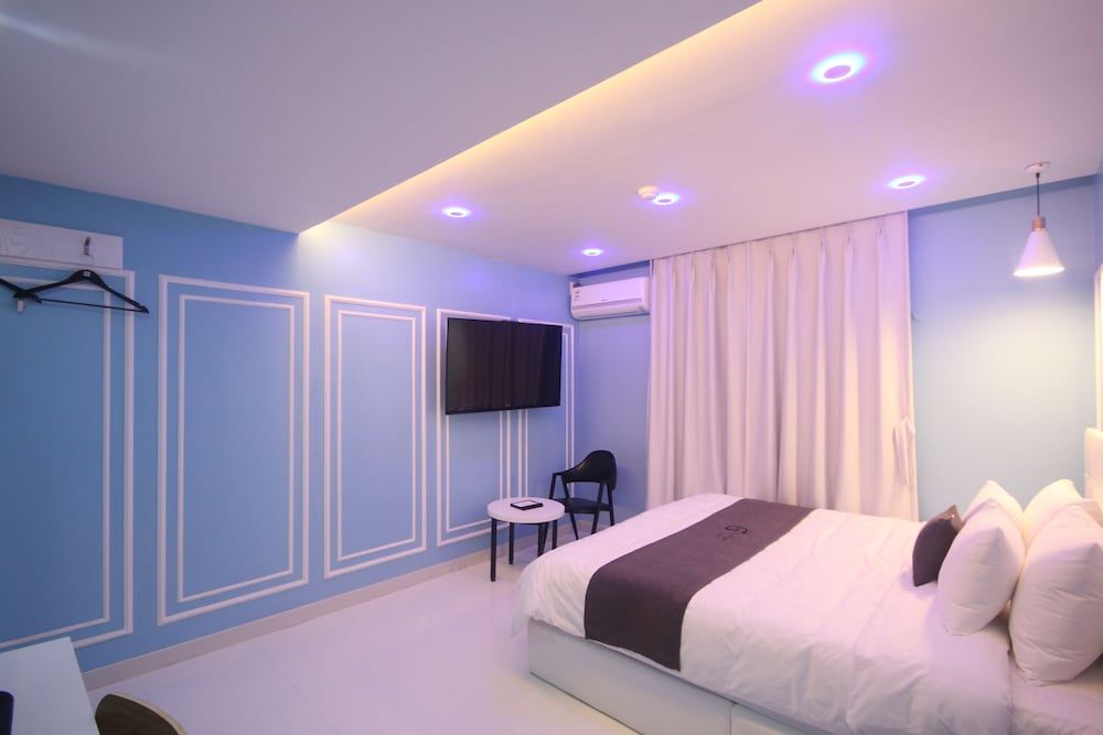 Gray Hotel Standard Double Room 3