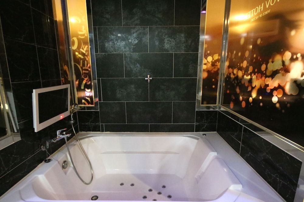 Donglae VOV Premium Double Room 8