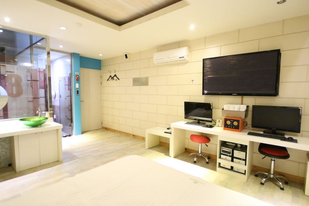 Donglae VOV Deluxe Double Room 3