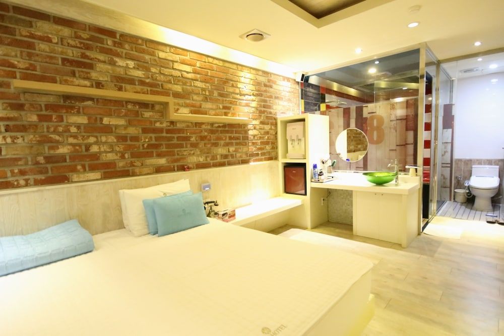 Donglae VOV Deluxe Double Room 14