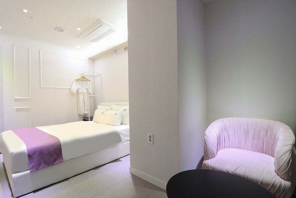 Oceanstay Hotel Double Room, City View 3