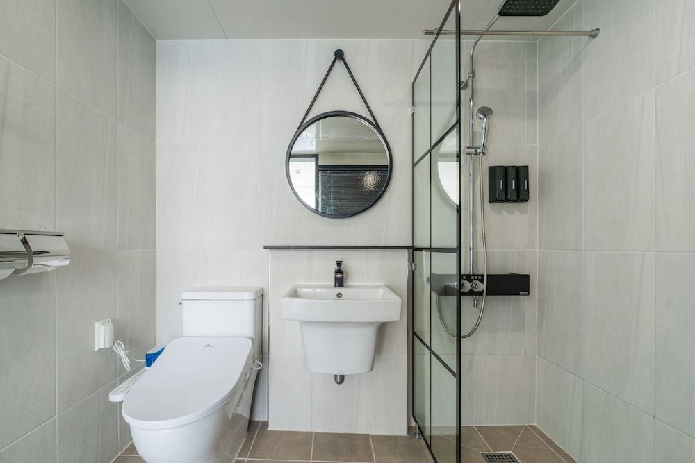 Oceanstay Hotel Double Room, City View 5