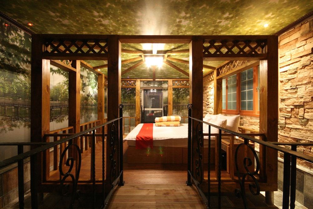 undefined Hera Hotel 2