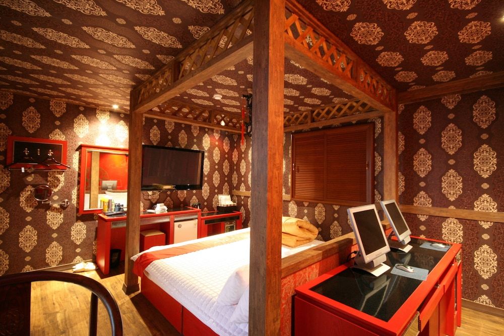 Hera Hotel Premier Room 19