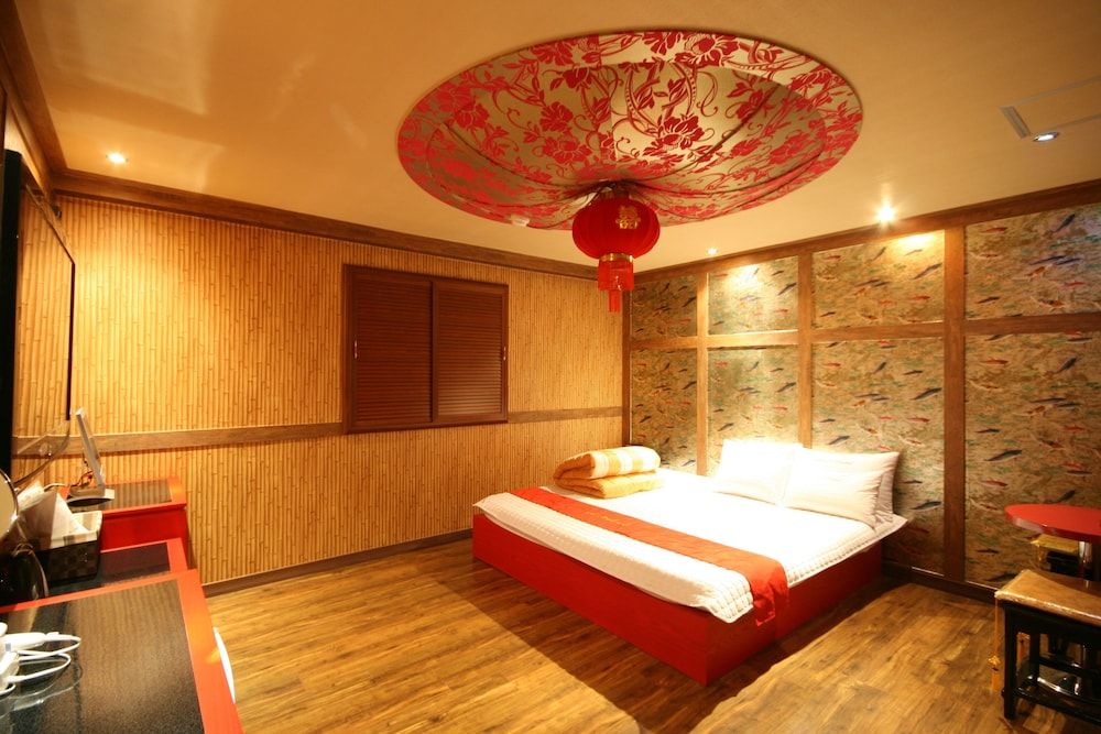 Hera Hotel Premier Room 3