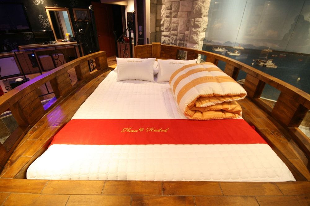 undefined Hera Hotel 9