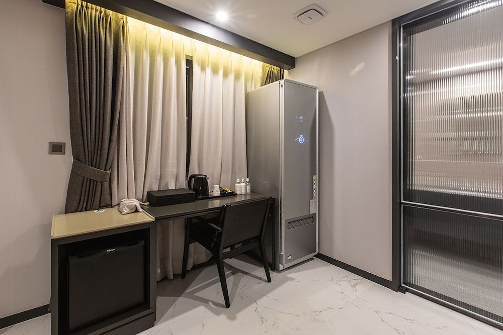 Browndot Hotel Yeonhwari Deluxe Double Room 2
