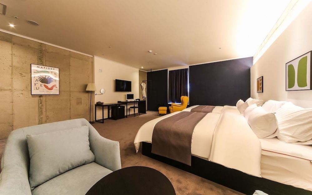 undefined The Point Hotel - Myeongji