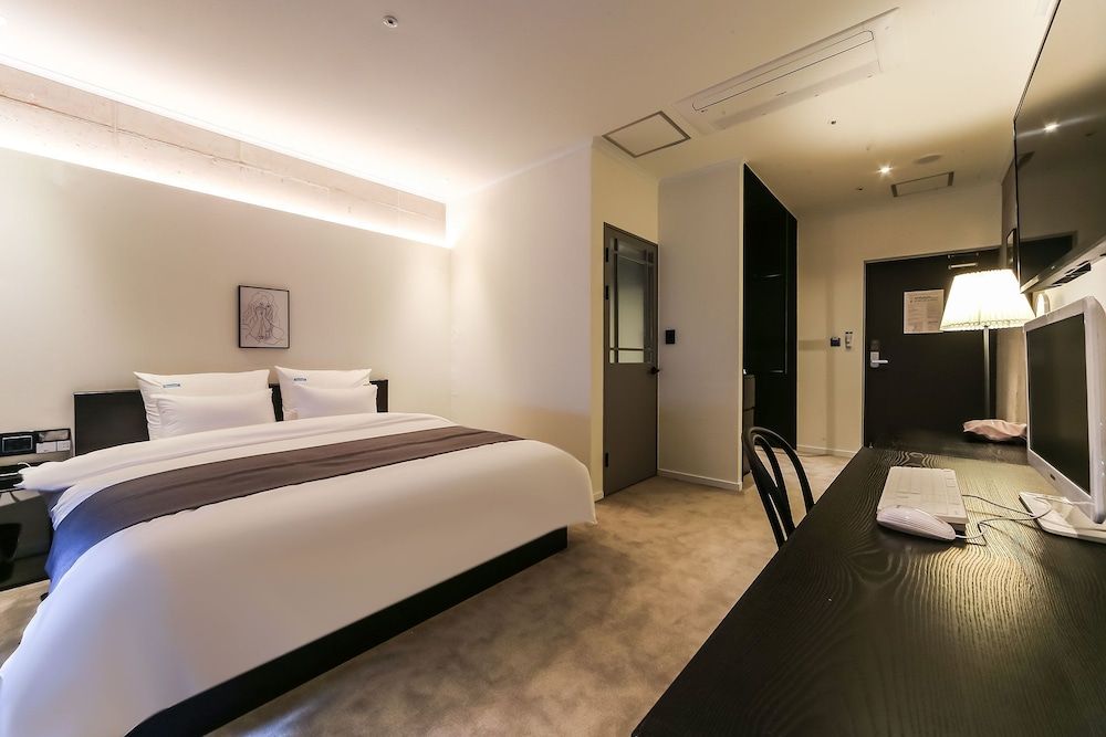 undefined The Point Hotel - Myeongji 10