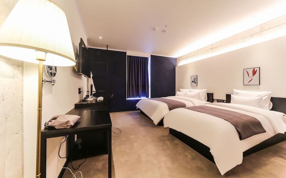 undefined The Point Hotel - Myeongji 5