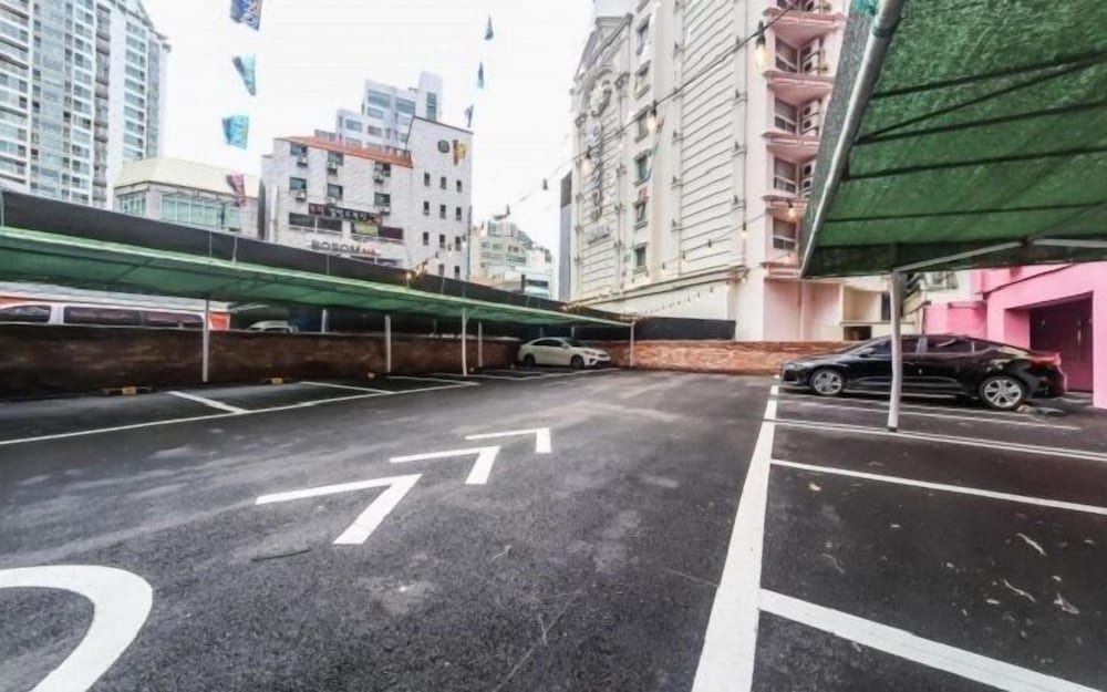 undefined Hotel Momo Juice 4