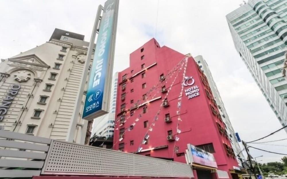 undefined Hotel Momo Juice 6