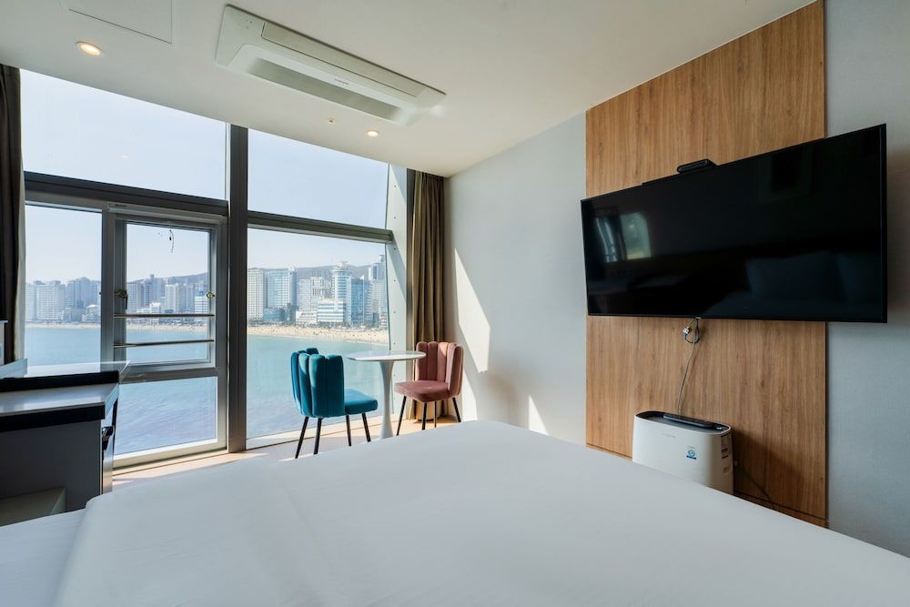 undefined Gray 193 Hotel 7