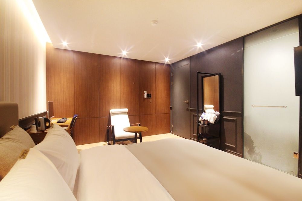 Browndot Hotel - Seomyeon 1 Deluxe Double Room, Terrace 10