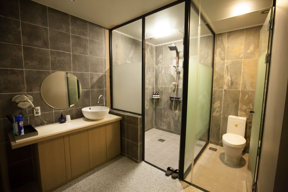 Pine Hill Standard Double Room, 1 Bedroom, Non Smoking (Ocean View or Mountain View) 4