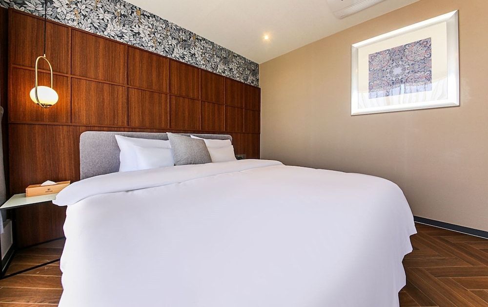 undefined Brown Dot Hotel Nampo Chungmu 9