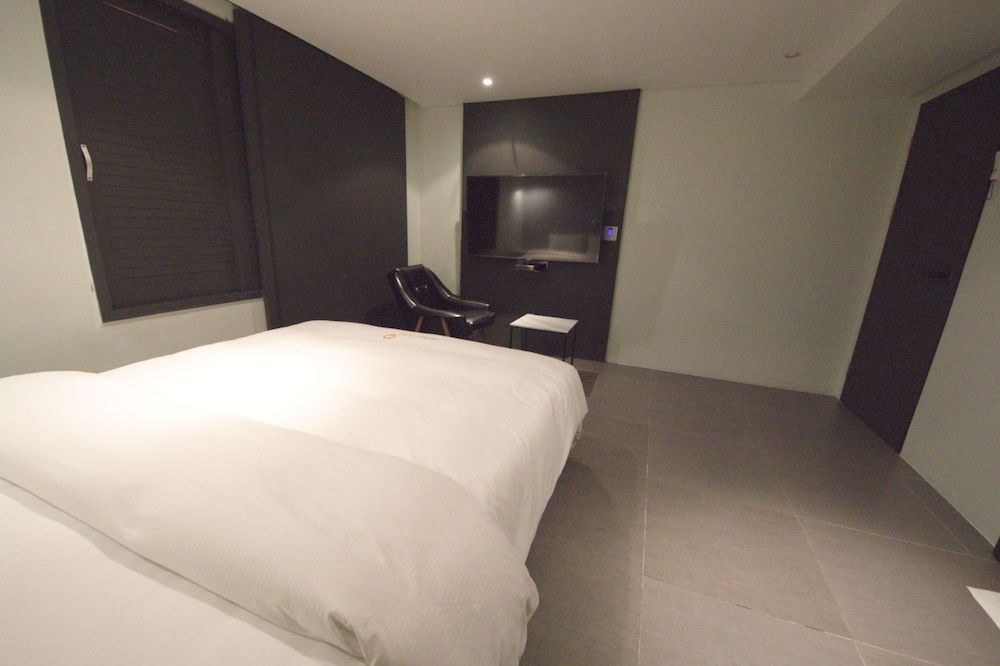 undefined Lazzi Motel 4