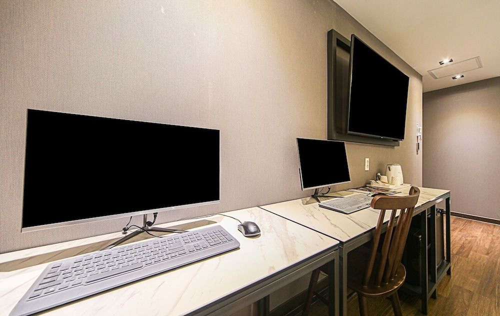 Hotel Button VVIP Twin 8