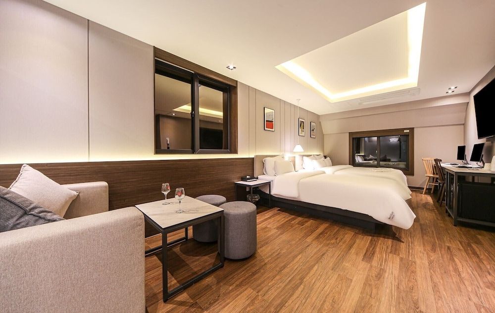 Hotel Button VVIP Twin 11