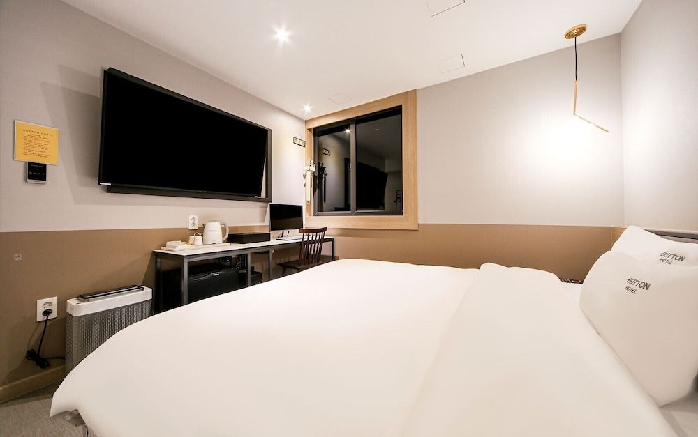 undefined Hotel Button 4