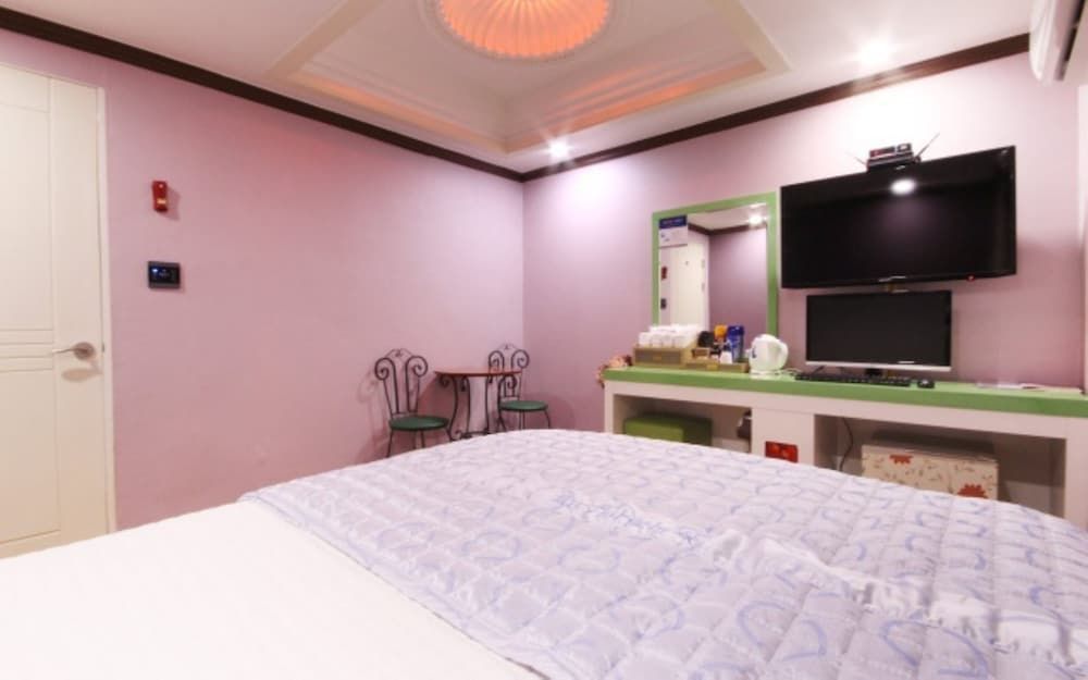 Paradise Motel Standard Room 3