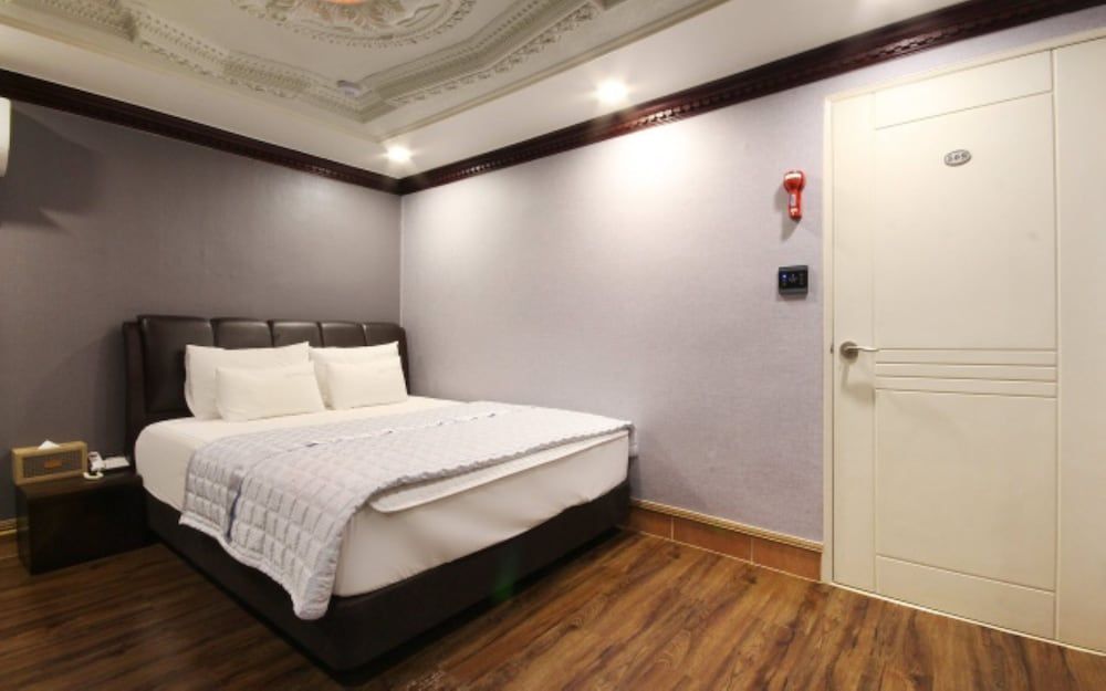 Paradise Motel Premier Room 4