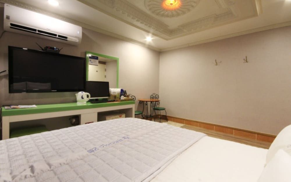 Paradise Motel Premier Room 3