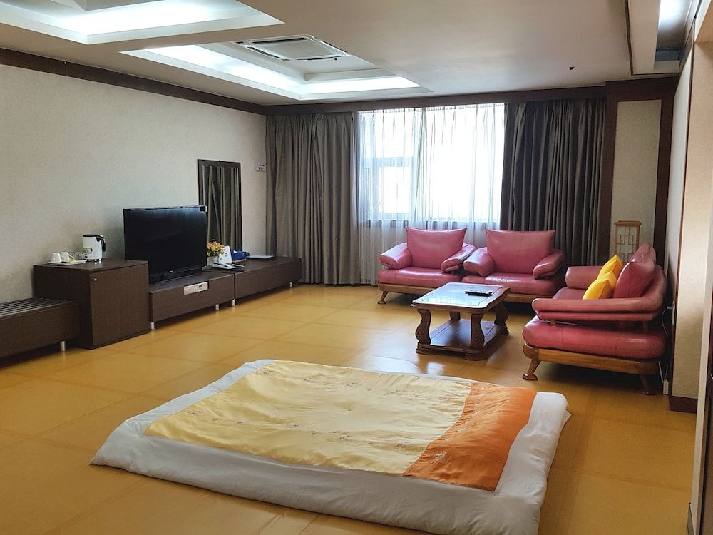 undefined Diamond Hotel Busan 8