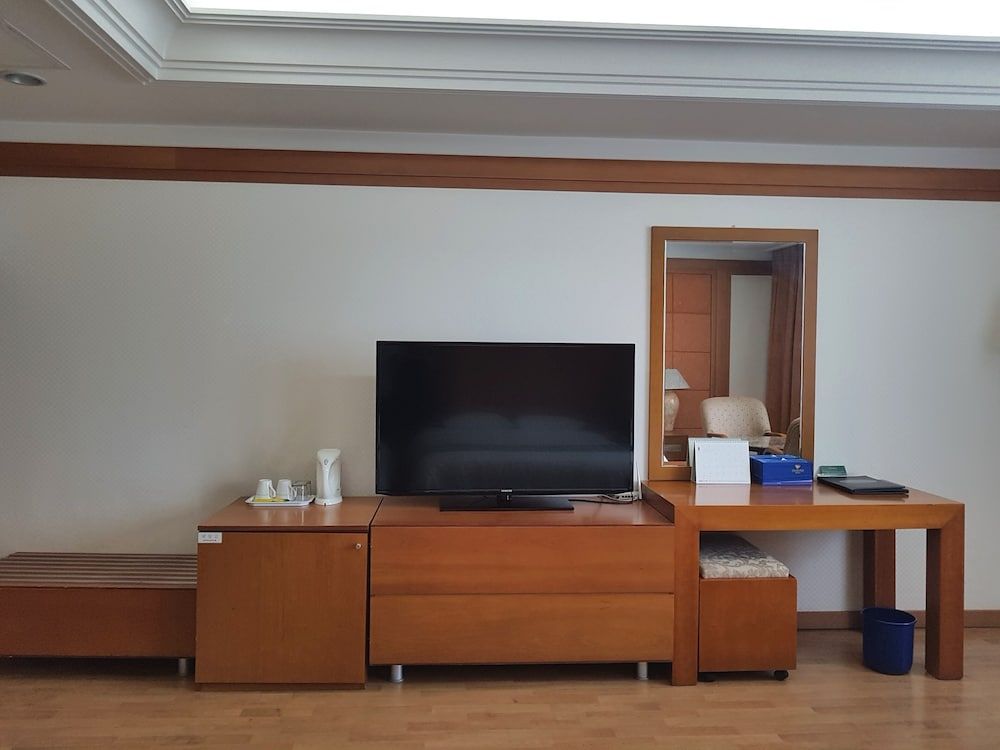Diamond Hotel Busan Semi-Twin Room 2