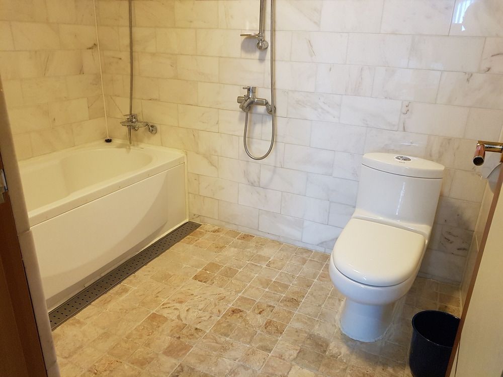 Diamond Hotel Busan Twin Room 5