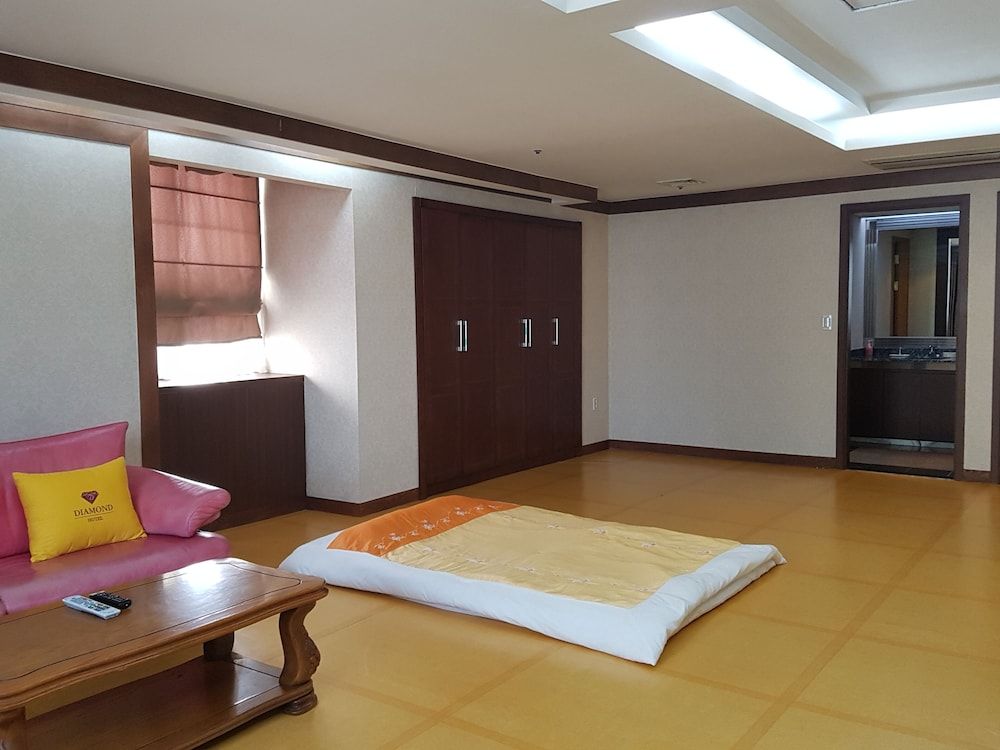 undefined Diamond Hotel Busan 9