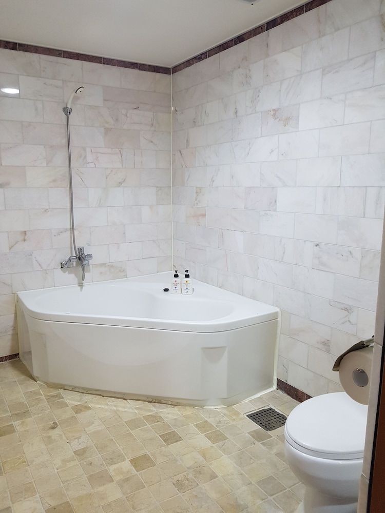 Diamond Hotel Busan Ondol Room 5