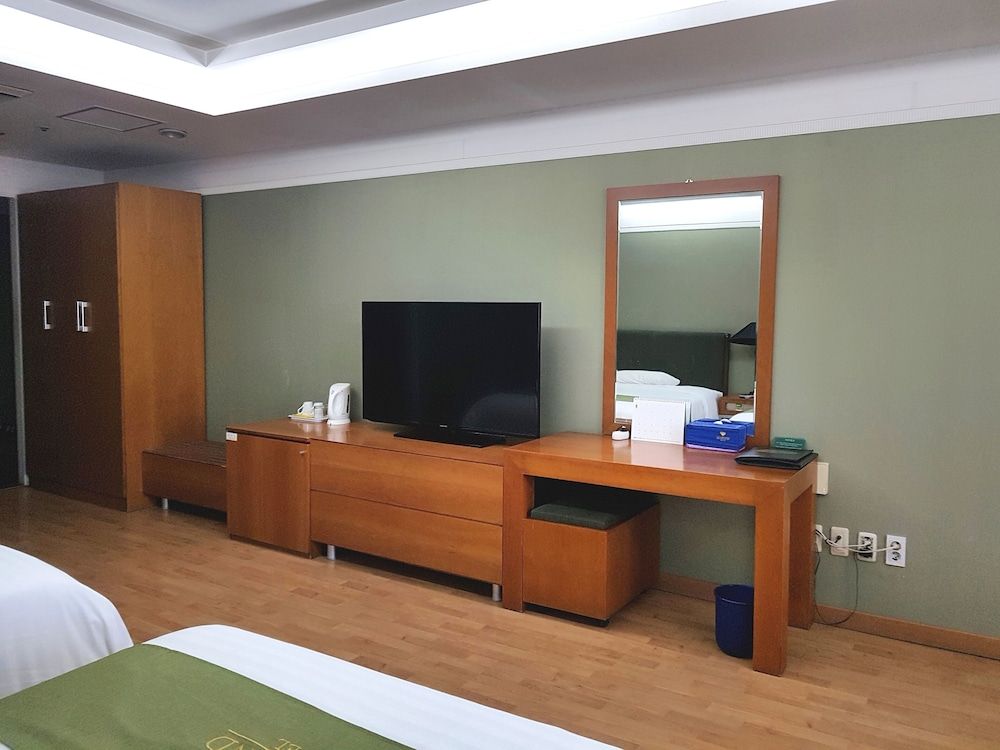 Diamond Hotel Busan Twin Room 3