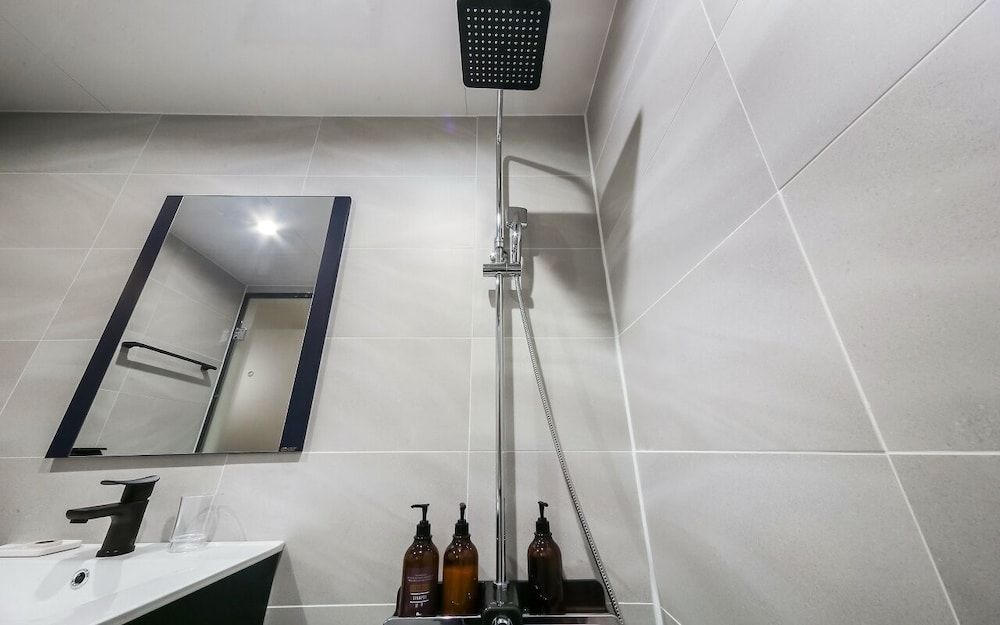 Gray 194 Hotel Standard Double Room 9